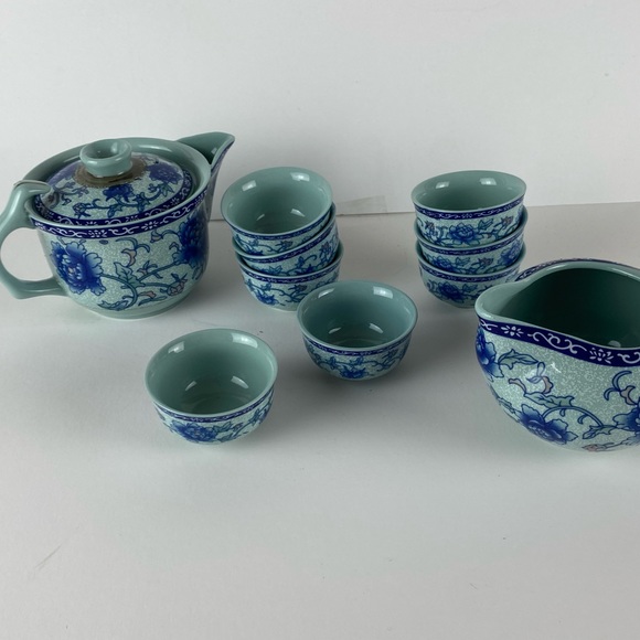 Vintage Handpainted Asian Tea set with Six small cups Milk pitcher and Sugarbowl - Picture 1 of 15